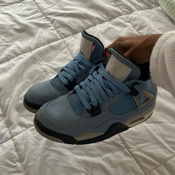 Jordan Shoes - UNC Jordan 4